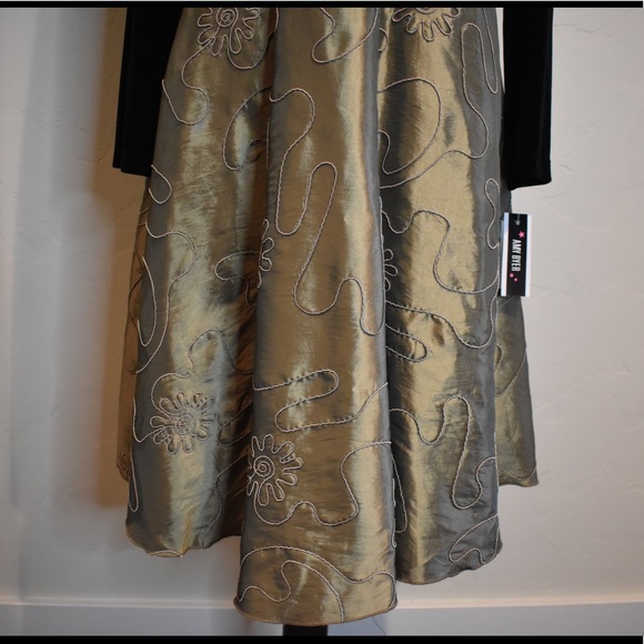 Beautiful Amy Byer Winter Dress! - Picture 7 of 13